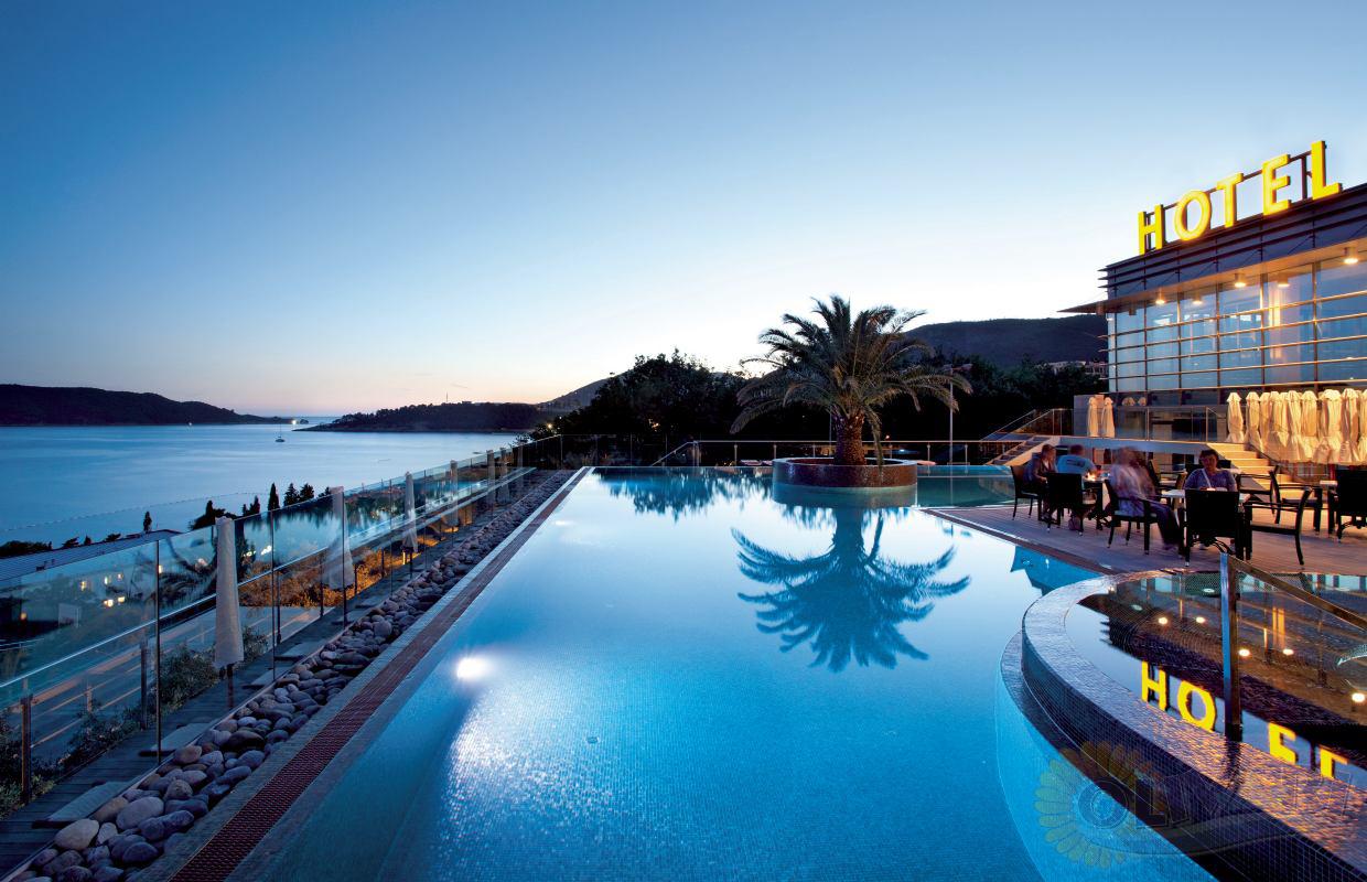 http://www.olivari-travel.com/img/20772-2015-1-9_hotel-the-queen-of-montenegro-becici-riviera-budva(12).jpg