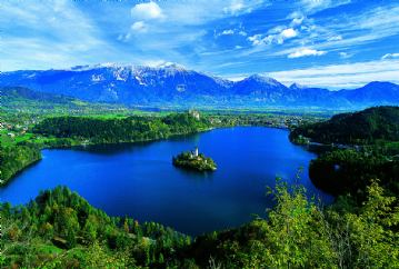 Am Bezaubernden Bleder See im Juni